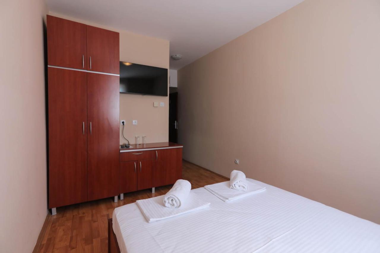 Restoran Bsk Bed and Breakfast Βελιγράδι Εξωτερικό φωτογραφία